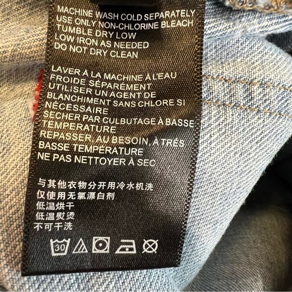 UO x BDG High-Waisted Mom Jean – Ripped Light Wash sz 27 - Picture 6 of 16